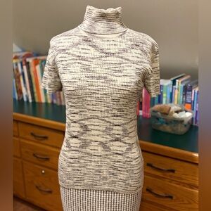 Vittadini Women’s Cream Short-Sleeved Turtleneck Sweater Size M
